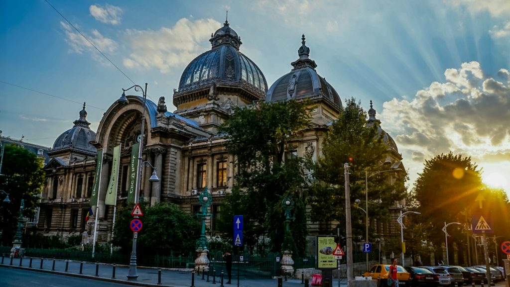 Romania Locuri de vizitat in Bucuresti - Palatul CEC