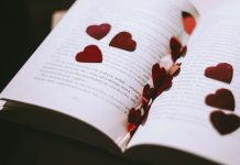 „Portile paradisului”: o carte romantica cu un fundal de fictiune istorica