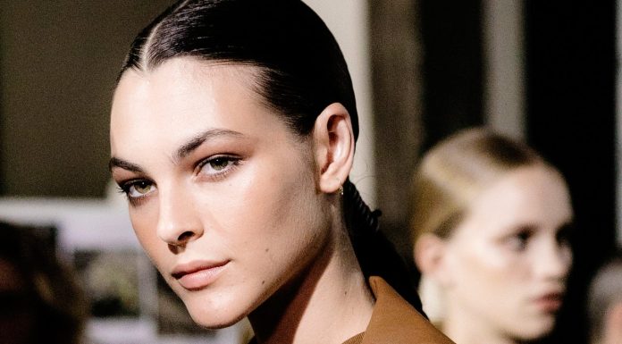 Cum se aplica corect fardul de obraz si pe ce parte a fetei?