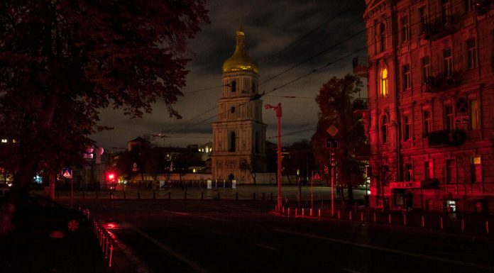 Intreruperile de curent lasa Ucraina acoperita de intuneric