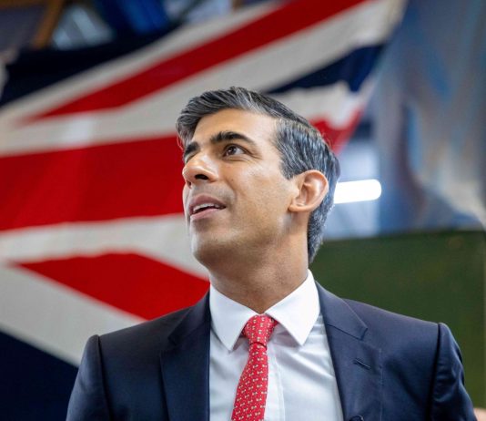 Rishi Sunak a afirmat ca va elimina combustibilii fosili poluanti din Marea Britanie si o va transforma intr-o „superputere a energiei curate”