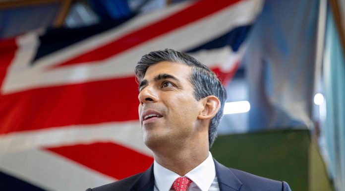 Rishi Sunak a afirmat ca va elimina combustibilii fosili poluanti din Marea Britanie si o va transforma intr-o „superputere a energiei curate”