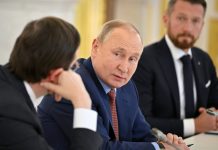 Marea Britanie adauga doi „asociati de afaceri” pe lista sanctiunilor a Rusiei