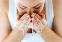 Cand este bine sa iti cureti tenul, dimineata sau seara?