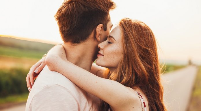 Vrei sa se indragosteasca de tine? Iata peste 50 de fraze cu care ii vei da lumea peste cap