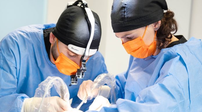 Ai intrebari despre Implanturile Dentare? Dr. Andrei Stan Iti Raspunde la Cele mai Comune Intrebari Despre Tratamentele pe Implanturi Dentare