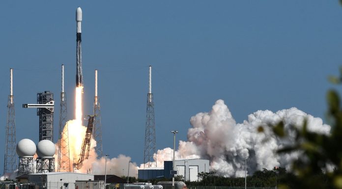 Elon Musk muta starea de inregistrare a SpaceX in Texas din Delaware
