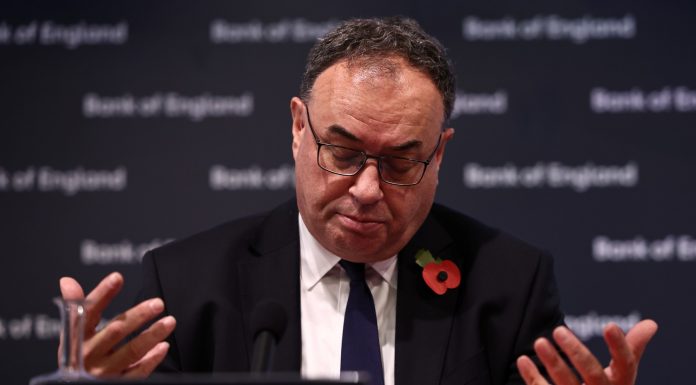 Guvernatorul Bancii Angliei atenueaza sperantele de reducere a ratei dobanzii