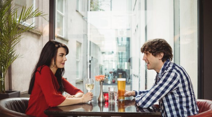 Ce este Speed Dating? 100 de intrebari si strategii eficiente