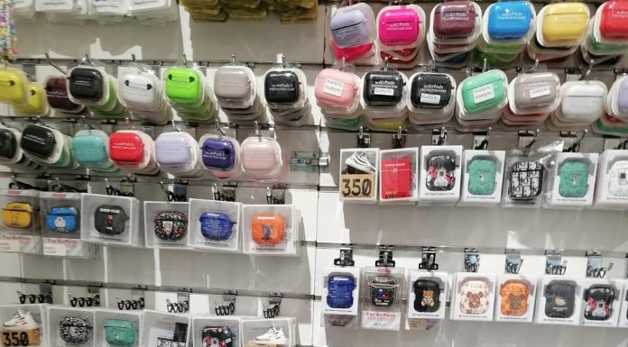 Maximizați Vizibilitatea Produselor GSM cu Panourile Slatwall